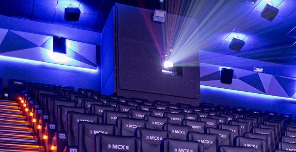 Kvalitnější podání obrazu díky RGB laserovému projektoru v kinech